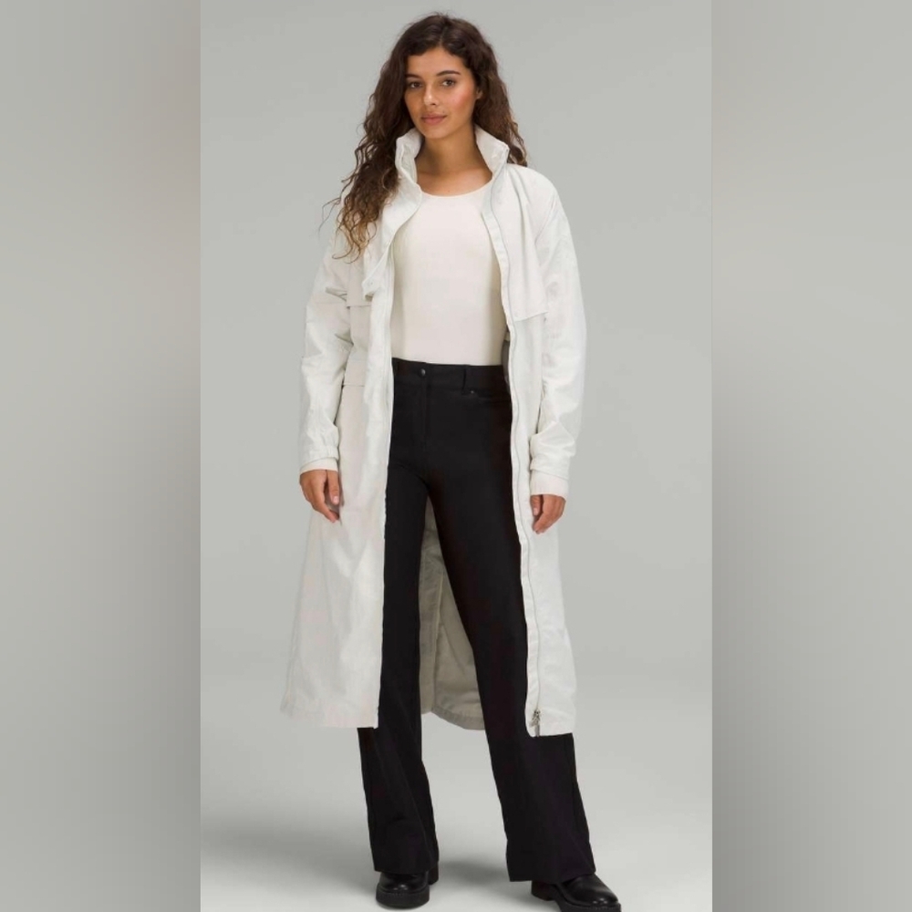 Lululemon Always Effortless Trench Bone, Size 2